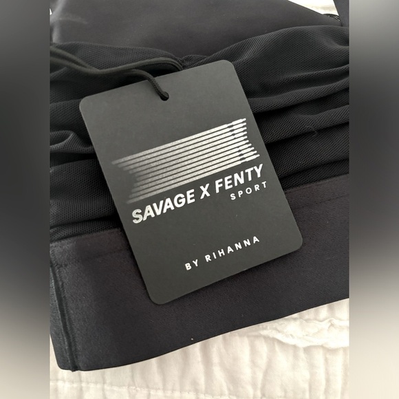 NEW SAVAGE X FENTY - Ruched Black Sports Bra with Adjustable Straps - Picture 9 of 12